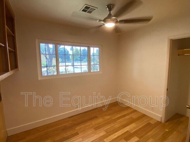 Building Photo - 1434 W Feemster Ave