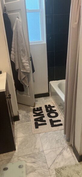 Building Photo - 54 Calumet St