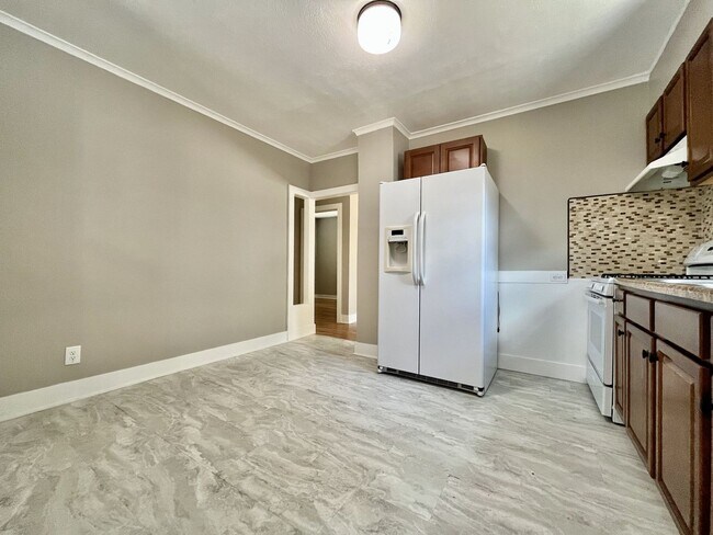 Building Photo - Two Bedroom Home in Wyoming