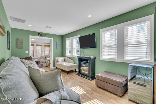 Building Photo - 124 Mathis Dr