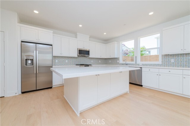 Building Photo - 446 Lobata