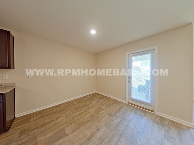 Building Photo - 808 Moorhen Wy