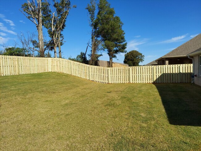 Building Photo - 12869 Tallulah Dr