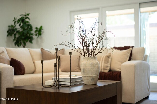 Building Photo - 7837 E Crestwood Way