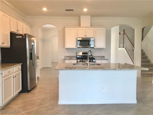 Building Photo - 17868 Woodland Ct