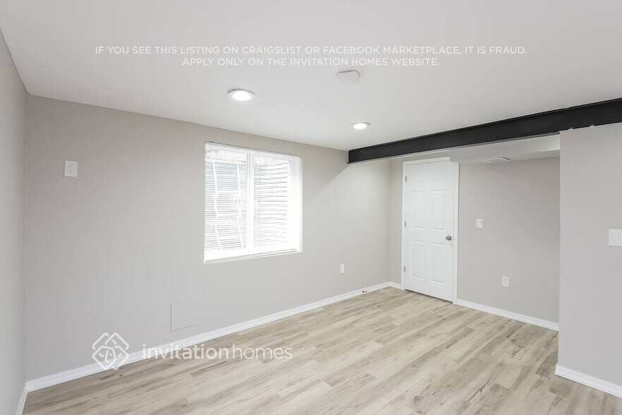 Building Photo - 18933 E Gunnison Pl