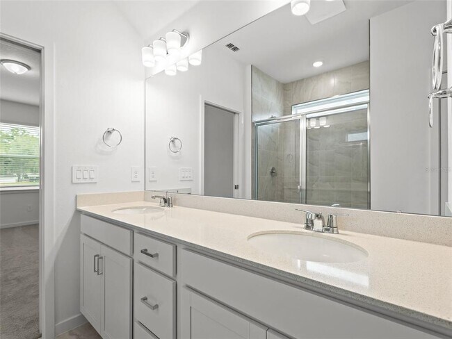 Building Photo - 11234 Sycamore Glen Loop