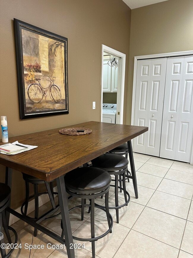 Building Photo - 8667 Villanova Dr