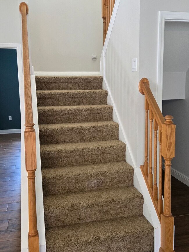 Building Photo - Freshly Painted 4BR/2BA Pool Home with Screened Pool & Spa – Move-In Ready!