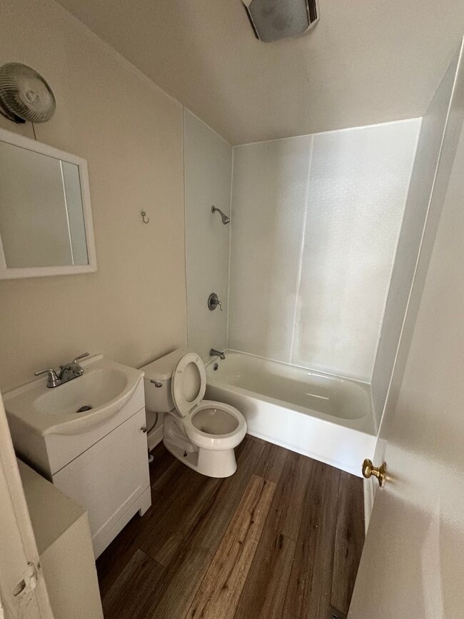 Building Photo - 2/1 in City of Shelby