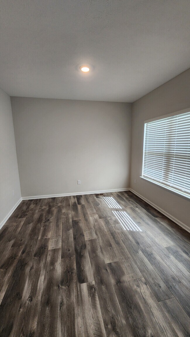 Building Photo - 61 Snapdragon Dr