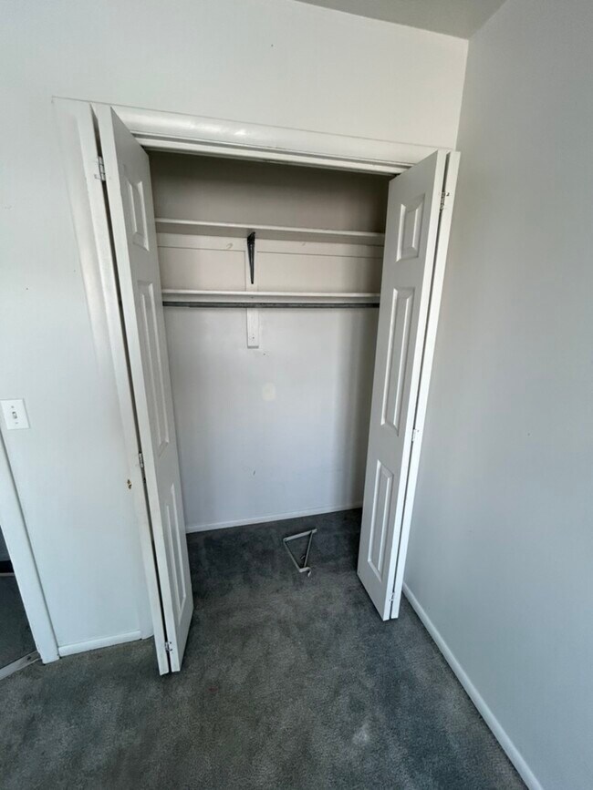 Building Photo - 166 E 1800 N