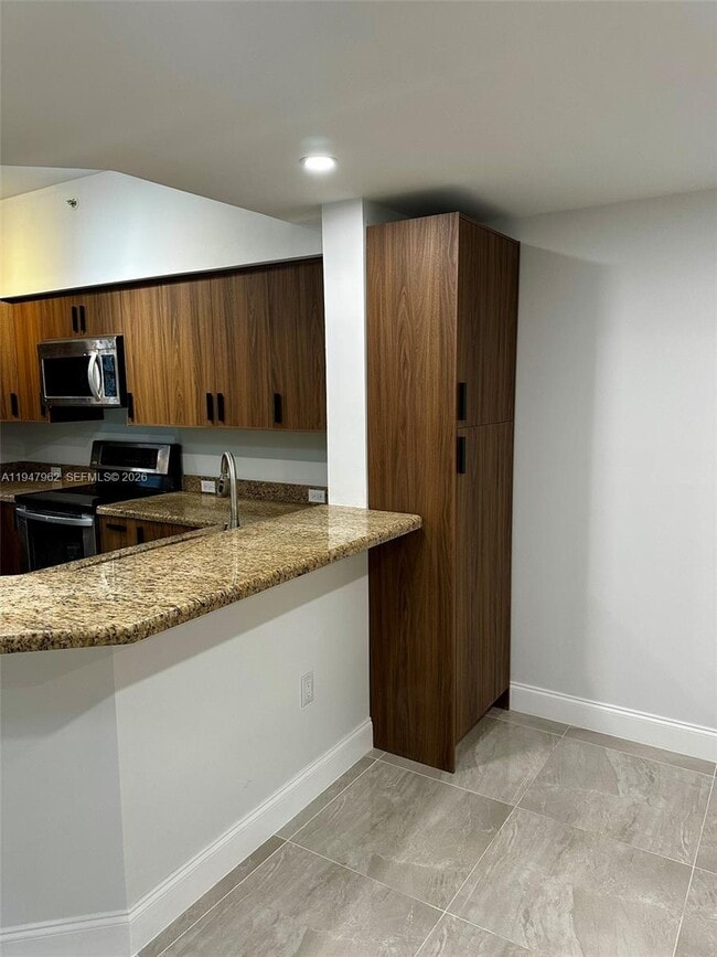 Building Photo - 2941 NE 185th St