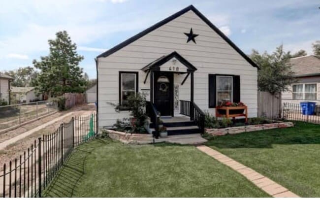 Building Photo - Picture-Perfect 3-Bedroom Charmer – AVAILABLE 5/8/2026