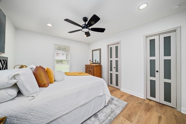 Building Photo - 2028 Hilburn Dr SE