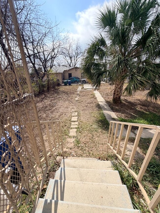 Building Photo - 2238 N Interstate 35