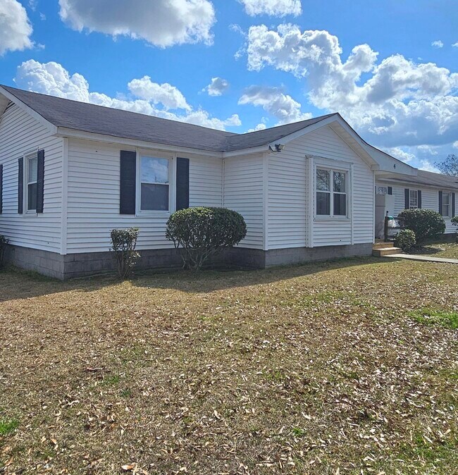 Building Photo - 811 17th Ave