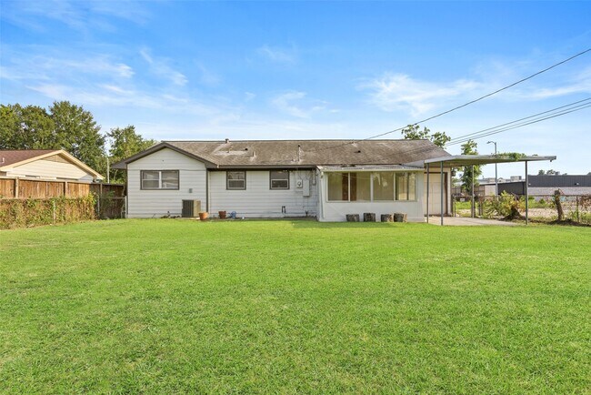 Building Photo - 618 Heidrich St