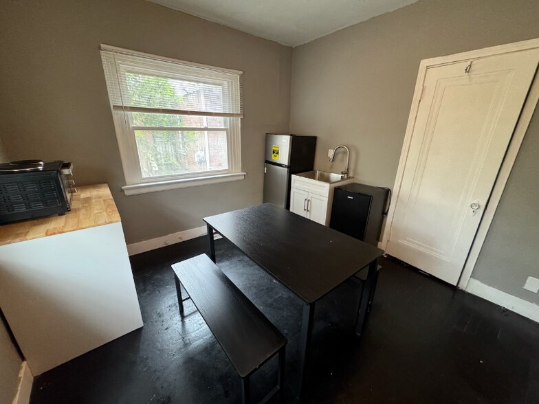 Building Photo - 17150 Santa Rosa Dr