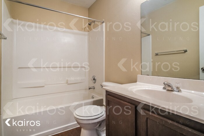 Building Photo - 711 Perseus Dr