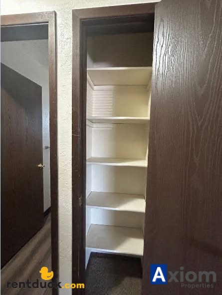 Building Photo - 674 W Cedar-2