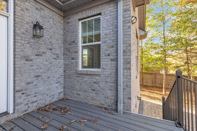 Building Photo - 7 Nakkol Dr