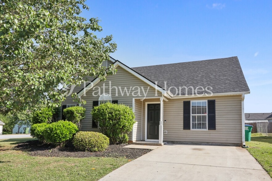 Building Photo - 449 Eagles Nest Way