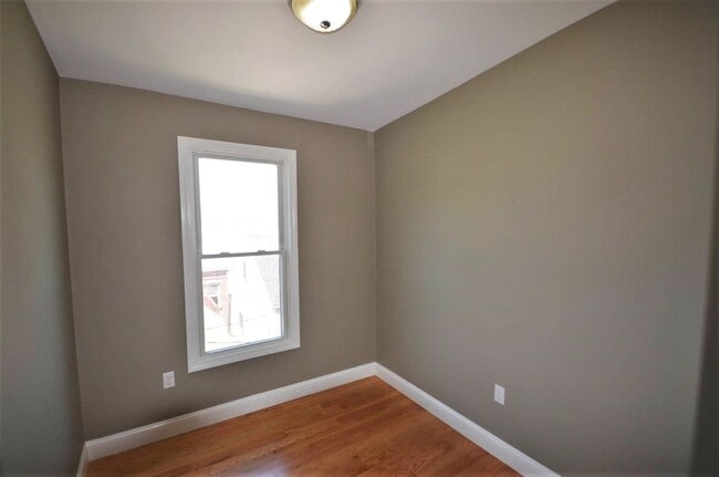 Building Photo - 12 Cheev