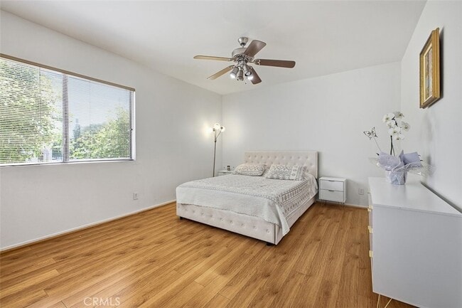 Building Photo - 5305 White Oak Ave