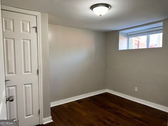 Building Photo - 1307 Lorenzo Dr SW