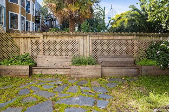 Building Photo - 958 Hayes St