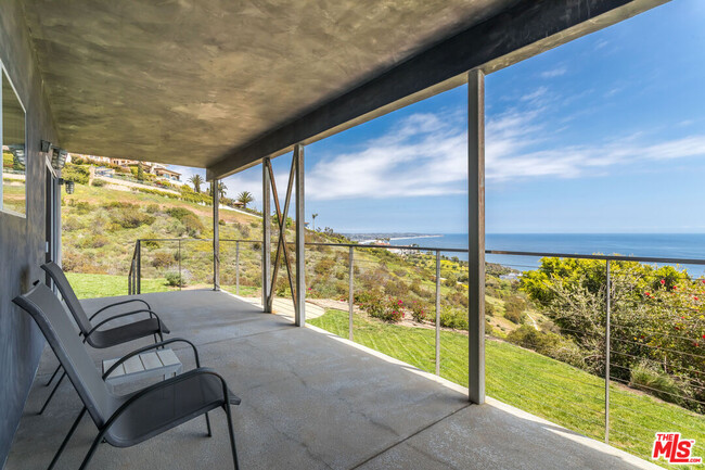 Building Photo - 32701 Vista De Los Ondas