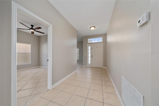 Building Photo - 607 Hacienda Cir