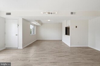 Building Photo - 5340 Holmes Run Pkwy