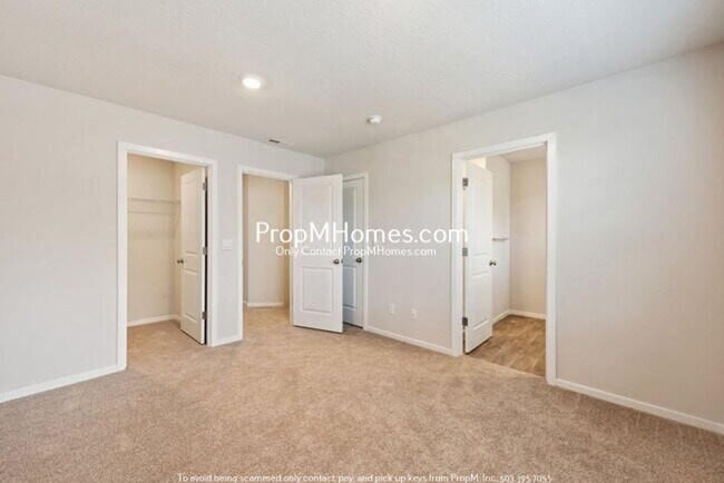 Building Photo - 884 N 18th Ave
