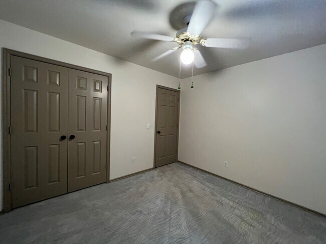 Building Photo - 1301 Copperfield Dr