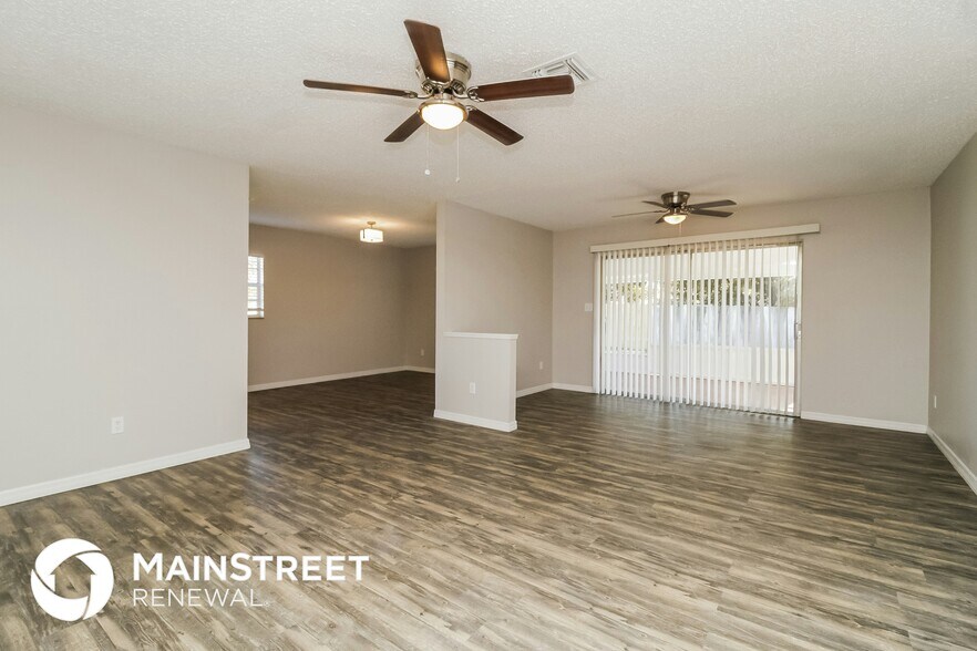 Building Photo - 1102 E Normandy Blvd