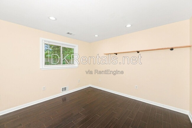 Building Photo - 2494 Glenrock Dr