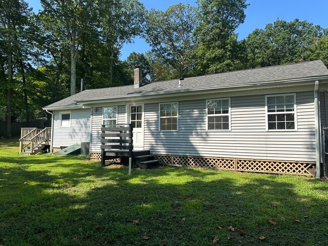 Building Photo - 50 Clear Lake Manor Rd