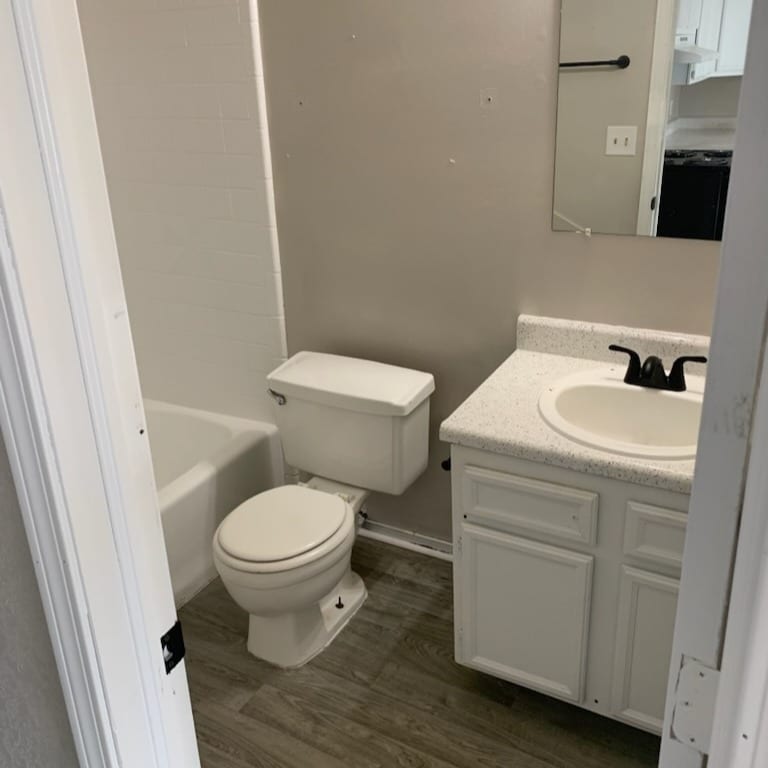 Building Photo - 107 E Kaw Ave