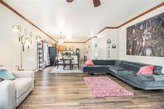 Building Photo - 1316 Plaza Ave SW