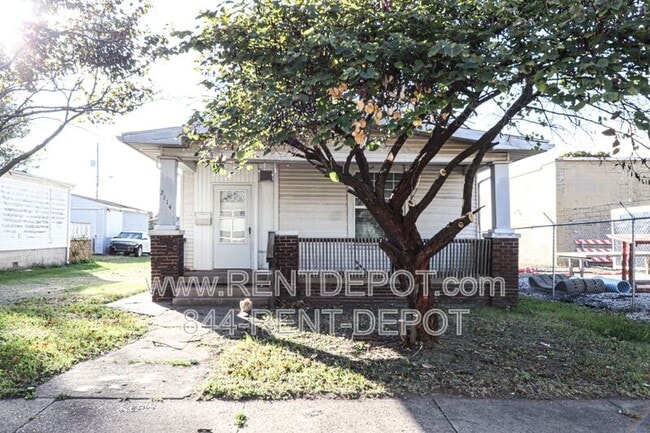 Building Photo - 2114 N. Fifth Ave.