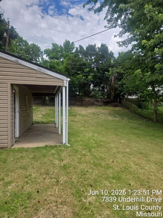 Building Photo - 7839 Underhill Dr