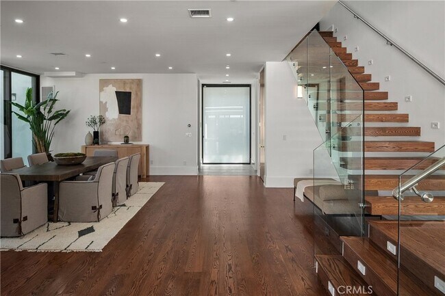 Building Photo - 14519 Greenleaf St