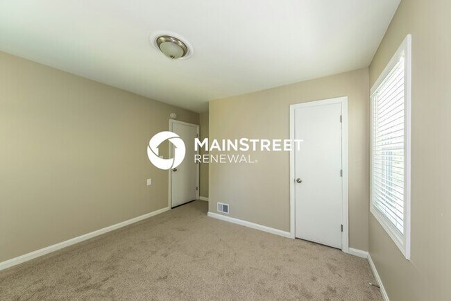 Building Photo - 3 Bedroom Pet-Friendly Home in Tarrant, AL with Main Street Renewal