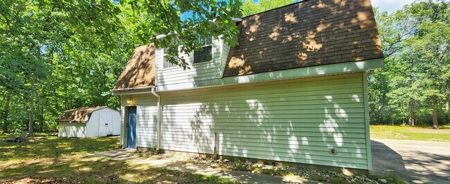 Building Photo - 226 N High Bridge Rd