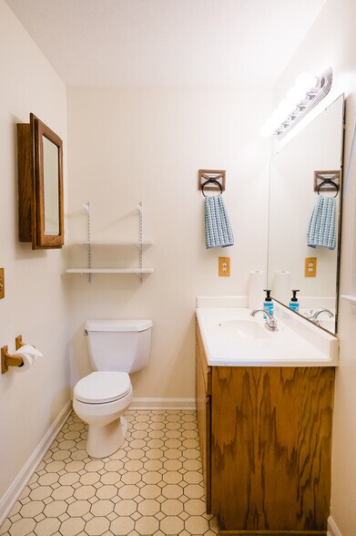 Primary On-Suite Bath - 59 Fawn Ct