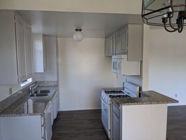 Kitchen - 11669 Rochester Ave