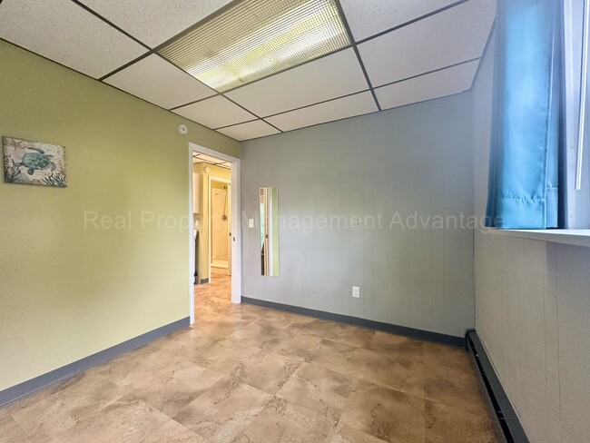 Building Photo - 574 Ardmore Dr