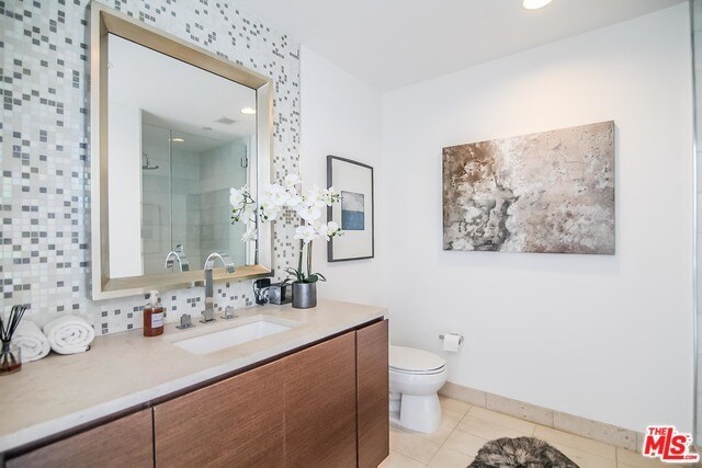 Building Photo - 900 W Olympic Blvd